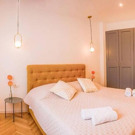 Luksuzni Apartman Ribica U Samom Centru Grada Спліт Екстер'єр фото