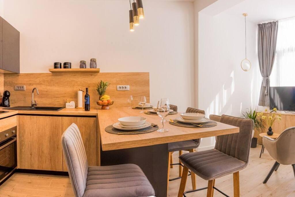 Luksuzni Apartman Ribica U Samom Centru Grada Спліт Екстер'єр фото